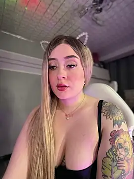 Snapshot of Sam_Thompsoon_ chatting on 04-24-26, 03:31 Sam Thompsoon online show from 04-24-26, 03:31