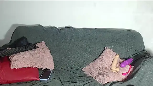 Snapshot of JulianaFoster chatting on 09-16-25, 02:12 JulianaFoster online show from 09-16-25, 02:12