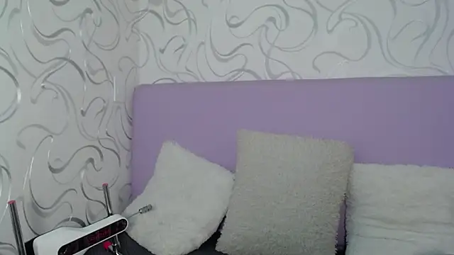 EmilyQueen3x online show from 11-12-25, 01:55