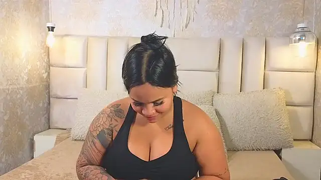 EmilyQueen3x online show from 05-21-26, 01:40