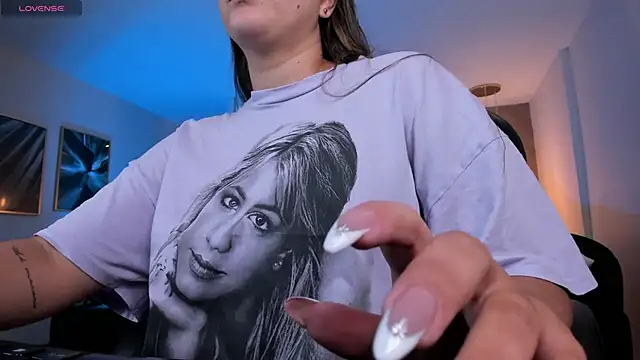 Snapshot of MartinnaBonnet chatting on 01-13-25, 10:36 MartinnaBonnet online show from 01-13-25, 10:36