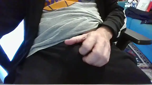 Snapshot of alessexxx24 chatting on 10-17-25, 08:39 alessexxx24 online show from 10-17-25, 08:39