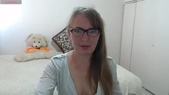 Snapshot of MargotLot chatting on 04-29-26, 12:31 MargotLot online show from 04-29-26, 12:31