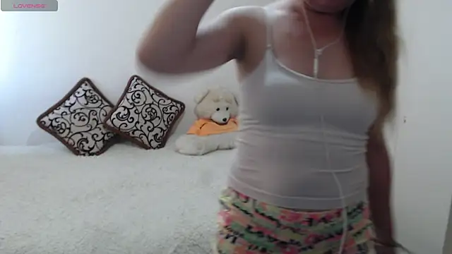 Snapshot of MargotLot chatting on 05-17-26, 07:06 MargotLot online show from 05-17-26, 07:06
