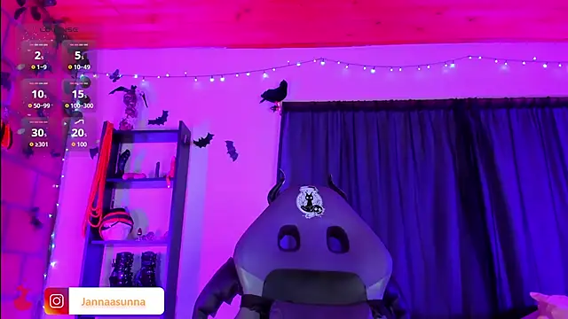 Snapshot of EmmaRusso chatting on 09-13-25, 11:26 EmmaRusso online show from 09-13-25, 11:26