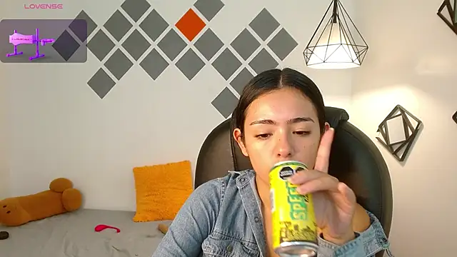 Snapshot of Ivy_Gail chatting on 12-11-24, 05:43 Ivy Gail online show from 12-11-24, 05:43