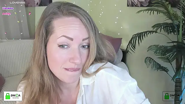 Queenymel online show from 03-11-26, 04:13