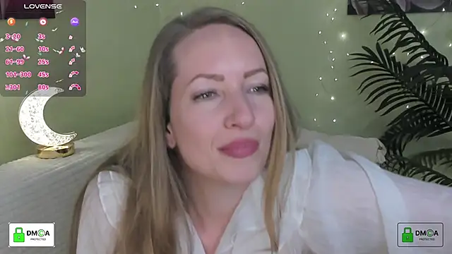Queenymel online show from 06-17-26, 01:12