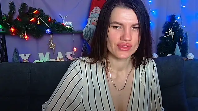 Snapshot of MilaLoona chatting on 12-11-24, 07:20 MilaLoona online show from 12-11-24, 07:20