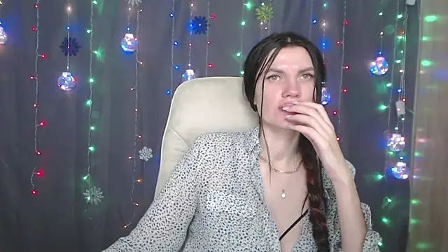 Snapshot of MilaLoona chatting on 01-07-25, 04:16 MilaLoona online show from 01-07-25, 04:16