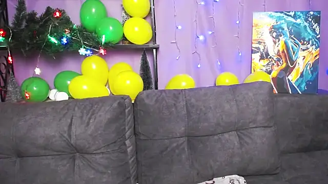 Snapshot of MilaLoona chatting on 01-11-25, 01:32 MilaLoona online show from 01-11-25, 01:32