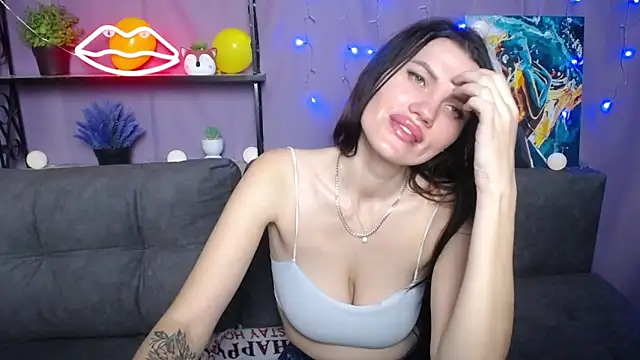 Snapshot of MilaLoona chatting on 01-27-25, 01:19 MilaLoona online show from 01-27-25, 01:19