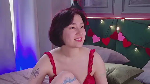 Snapshot of So_audrey chatting on 02-15-25, 12:01 So audrey online show from 02-15-25, 12:01