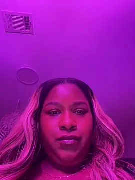 BigFineSelena online show from 12-19-25, 02:29