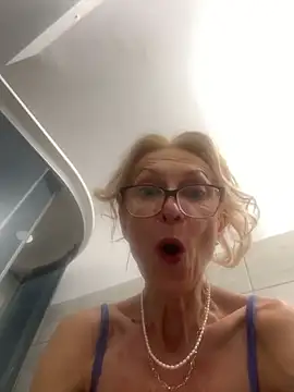 Snapshot of adella13 chatting on 12-08-24, 10:52 adella13 online show from 12-08-24, 10:52