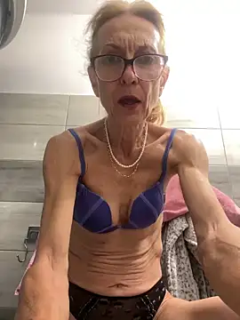 Snapshot of adella13 chatting on 12-13-24, 08:20 adella13 online show from 12-13-24, 08:20