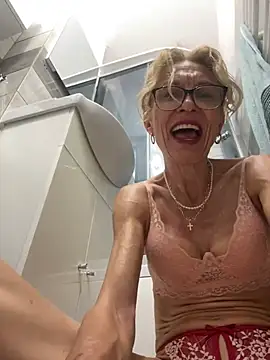 Snapshot of adella13 chatting on 01-14-25, 08:41 adella13 online show from 01-14-25, 08:41