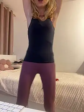 Snapshot of adella13 chatting on 02-20-25, 06:50 adella13 online show from 02-20-25, 06:50