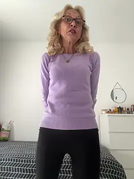 Snapshot of adella13 chatting on 03-17-26, 07:12 adella13 online show from 03-17-26, 07:12