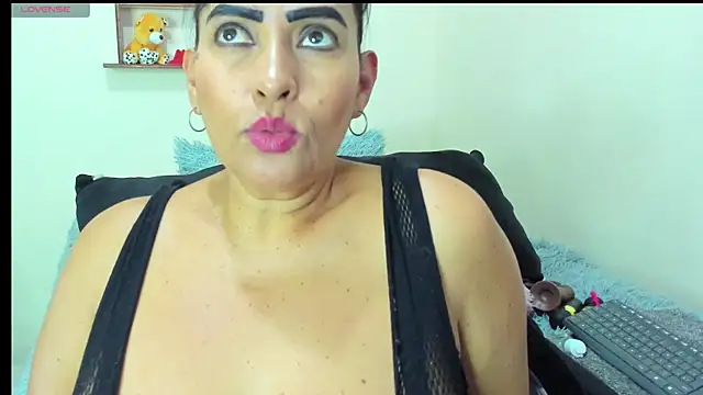 Snapshot of anie_milf1 chatting on 07-08-26, 09:52 anie milf1 online show from 07-08-26, 09:52
