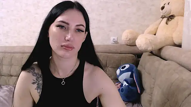 Snapshot of MisssShy_ chatting on 04-21-26, 01:42 MisssShy online show from 04-21-26, 01:42