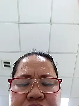 Snapshot of Chubbysweetmom chatting on 11-01-25, 01:18 Chubbysweetmom online show from 11-01-25, 01:18