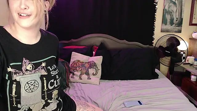 Snapshot of Mallorykoxx69 chatting on 01-06-25, 06:10 Mallorykoxx69 online show from 01-06-25, 06:10