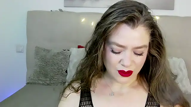 PetersEmily online show from 12-11-24, 04:20