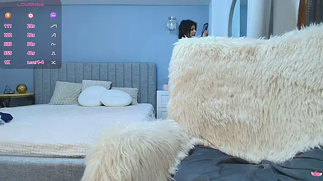 Anna Lewis online show from 10-23-25, 07:12