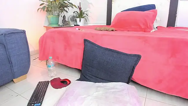 Snapshot of alicia_rouusel chatting on 05-27-26, 01:57 alicia rouusel online show from 05-27-26, 01:57