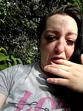 Snapshot of mihaelaa chatting on 04-22-26, 04:19 mihaelaa online show from 04-22-26, 04:19