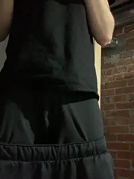 KcCumz19 online show from 12-20-25, 09:55