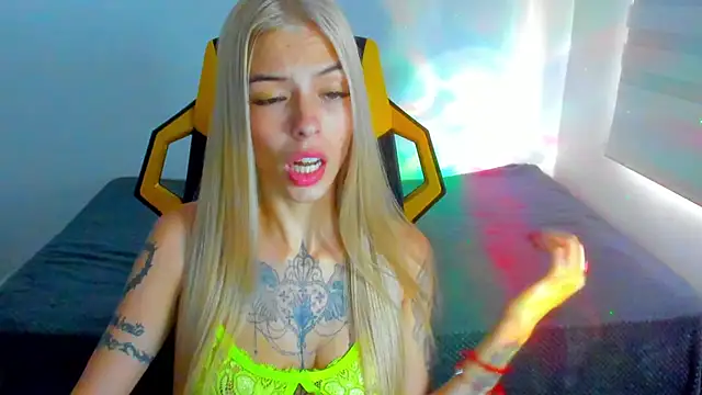 Snapshot of barbiee_05 chatting on 02-21-26, 11:06 barbiee 05 online show from 02-21-26, 11:06