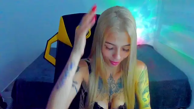 Snapshot of barbiee_05 chatting on 02-24-26, 01:14 barbiee 05 online show from 02-24-26, 01:14