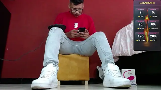 TomLover 12 online show from 02-07-25, 07:17