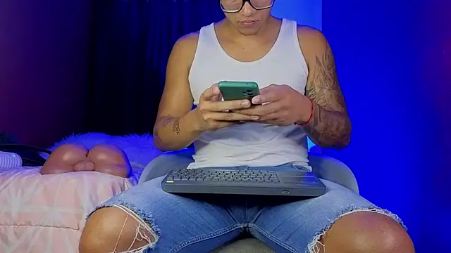 TomLover 12 online show from 10-08-25, 12:19