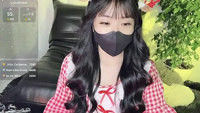 Mya Lee online show from 12-24-24, 07:44