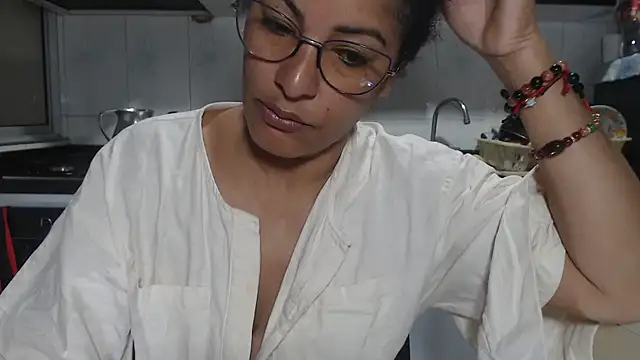 kateleyagrey online show from 10-11-25, 10:58