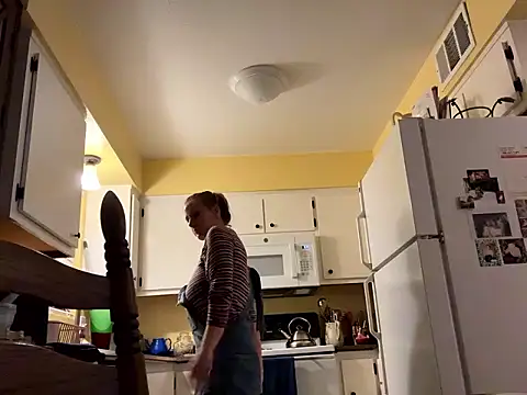 Snapshot of ClumsyLink chatting on 01-17-26, 02:27 ClumsyLink online show from 01-17-26, 02:27