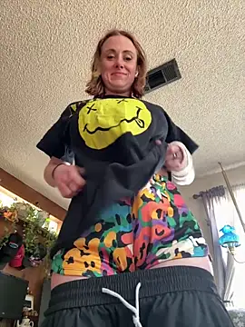 Snapshot of ClumsyLink chatting on 02-07-26, 08:34 ClumsyLink online show from 02-07-26, 08:34