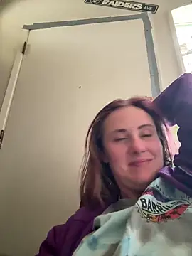 Snapshot of ClumsyLink chatting on 02-10-26, 10:14 ClumsyLink online show from 02-10-26, 10:14