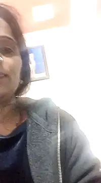 Snapshot of Manmohini123 chatting on 01-10-25, 03:58 Manmohini123 online show from 01-10-25, 03:58