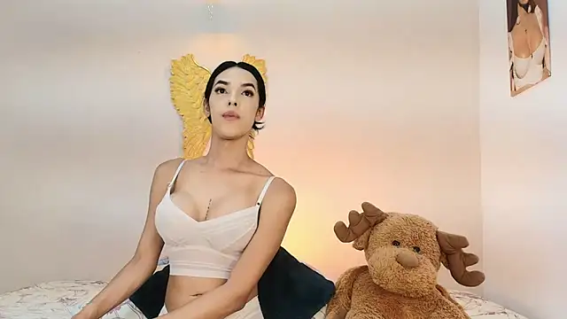 Snapshot of salome_Collins_1 chatting on 05-16-26, 02:41 salome Collins 1 online show from 05-16-26, 02:41