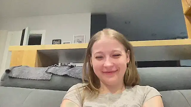 CharmingSarah online show from 05-28-26, 04:37