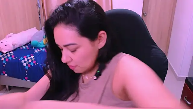 Snapshot of _anastasia chatting on 06-18-26, 07:18 anastasia online show from 06-18-26, 07:18