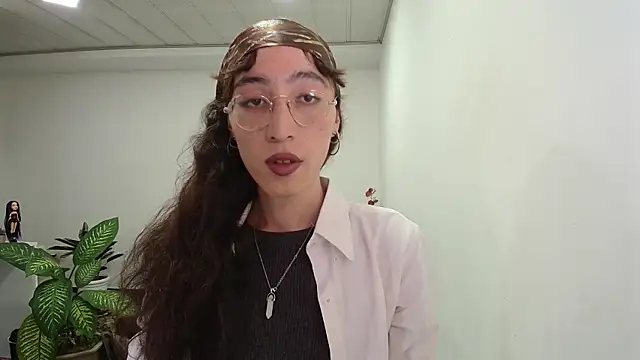 NicoleCortez online show from 03-22-25, 03:20