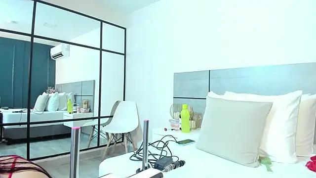 EmmaSmith2 online show from 04-02-26, 02:53