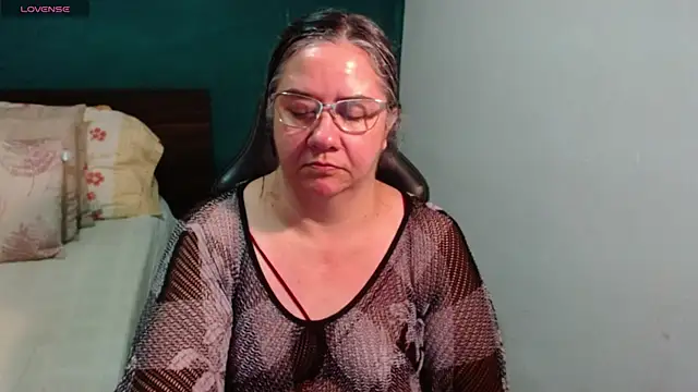 Snapshot of scaelettdubois chatting on 06-21-26, 09:12 scaelettdubois online show from 06-21-26, 09:12