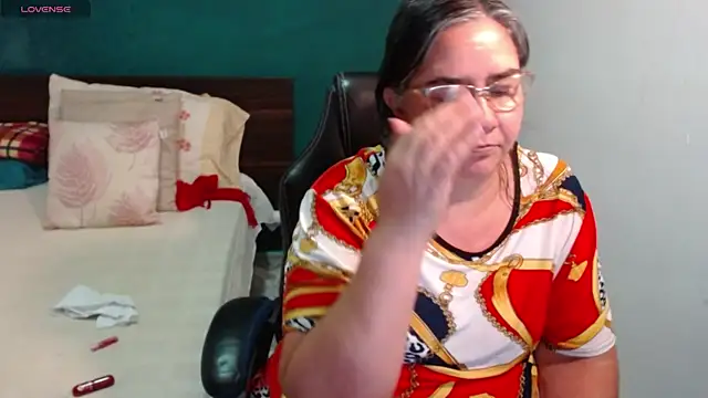 Snapshot of scaelettdubois chatting on 06-29-26, 11:49 scaelettdubois online show from 06-29-26, 11:49