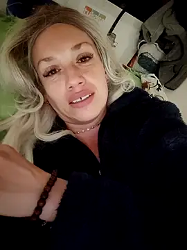 Snapshot of sexymarilyncolombia chatting on 01-29-25, 10:01 sexymarilyncolombia online show from 01-29-25, 10:01